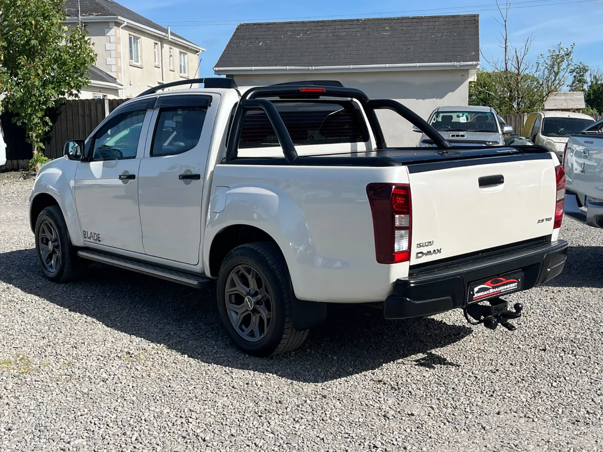 2015 ISUZU DMAX BLADE 2.5 ONLY 64K MILES! - Image 3