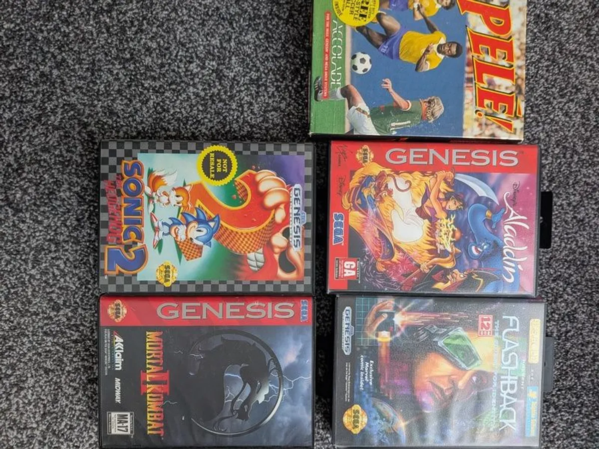 Sega Genesis (Model 2) + Games - Image 2