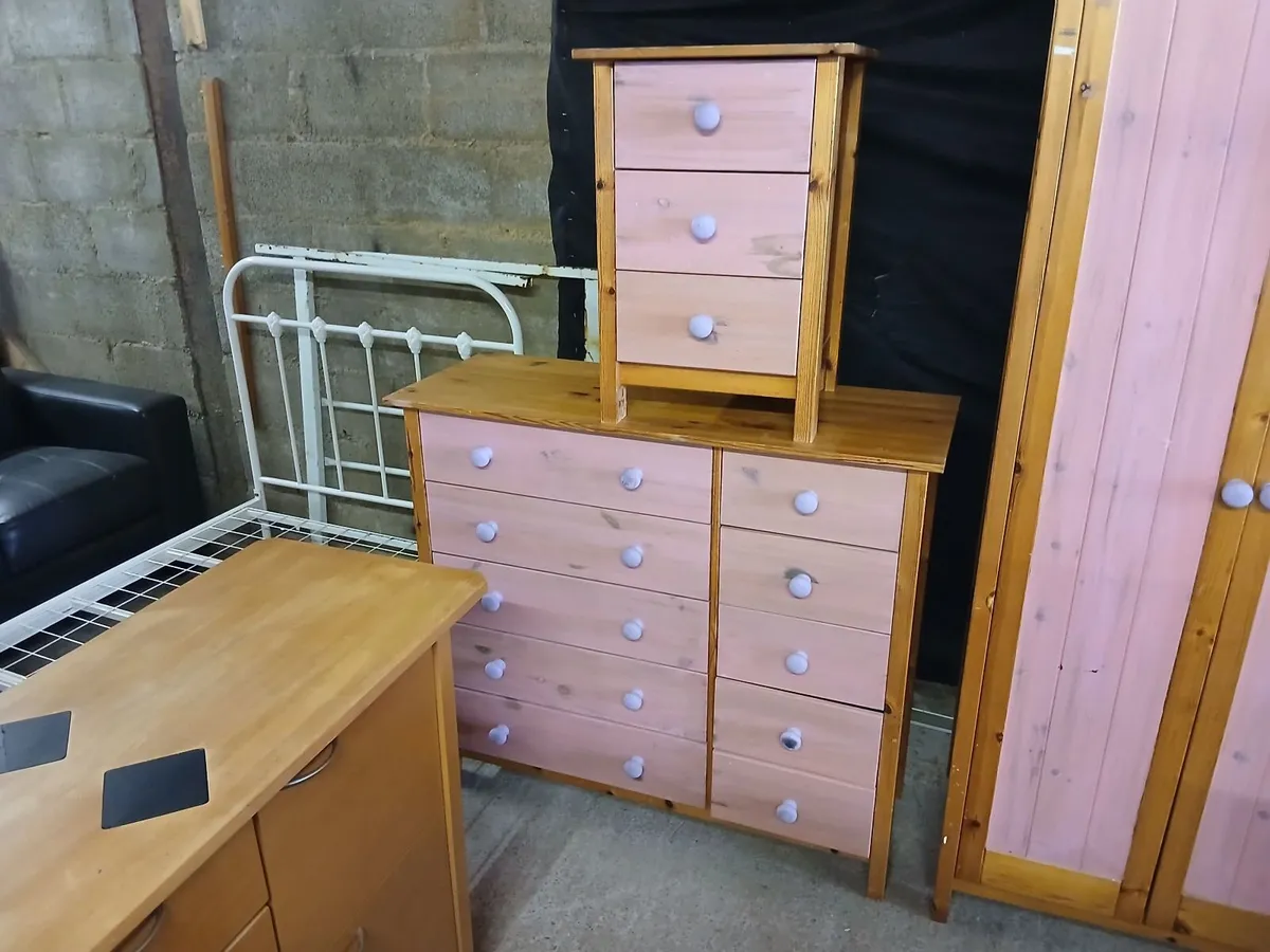 Bedroom set - Image 2
