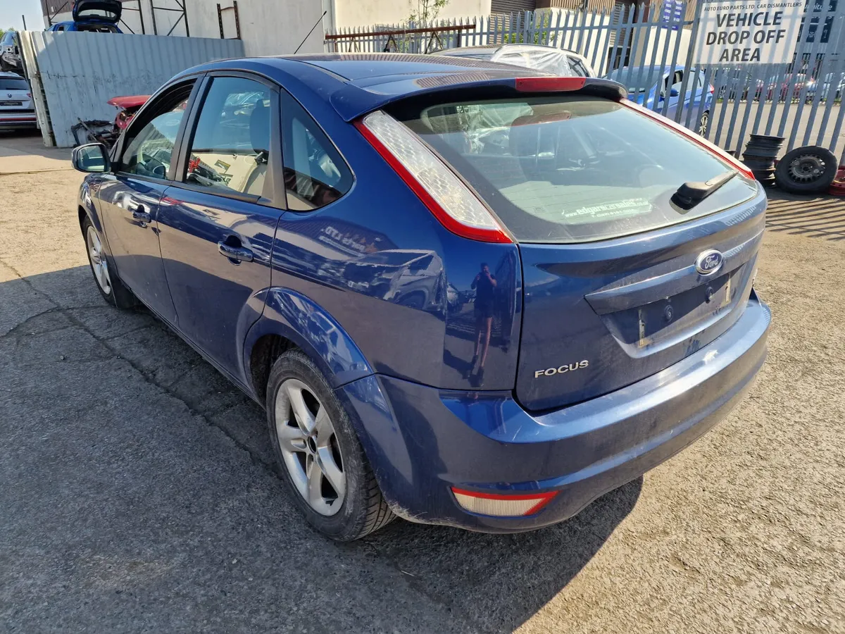 09 FORD FOCUS  1.6 PETROL FOR BREAKING - Image 4