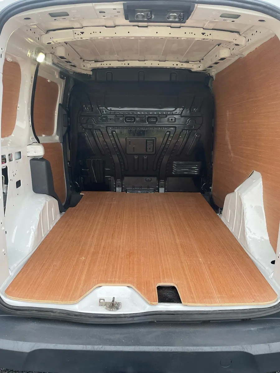 151 Ford transit connect - Image 3