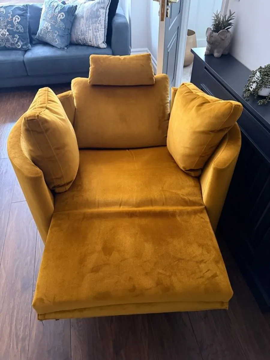 recliner armchair x 2 - Image 4