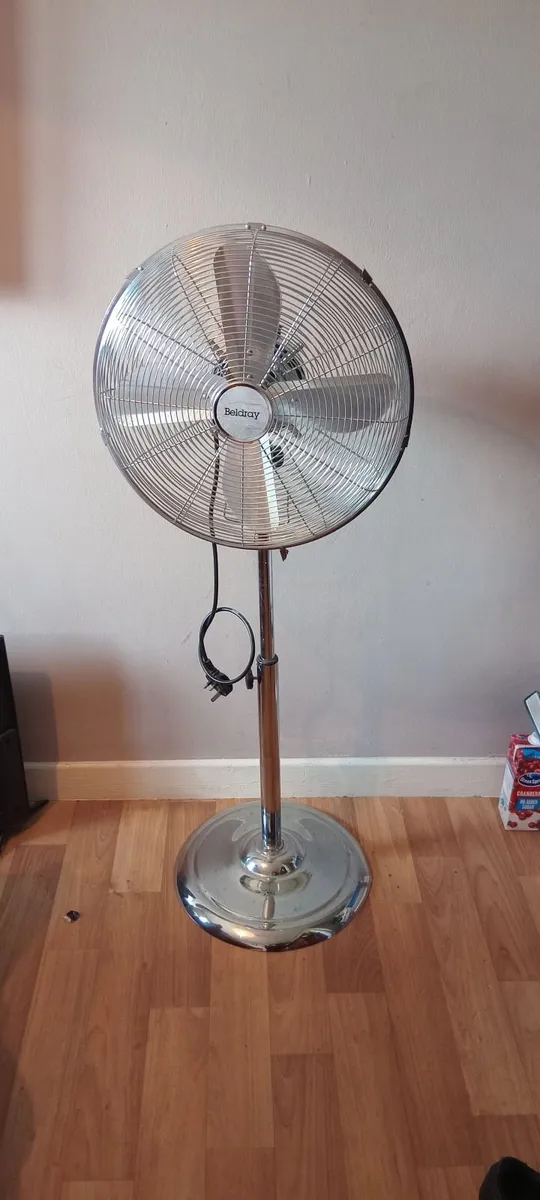 Crome standing fan - Image 2