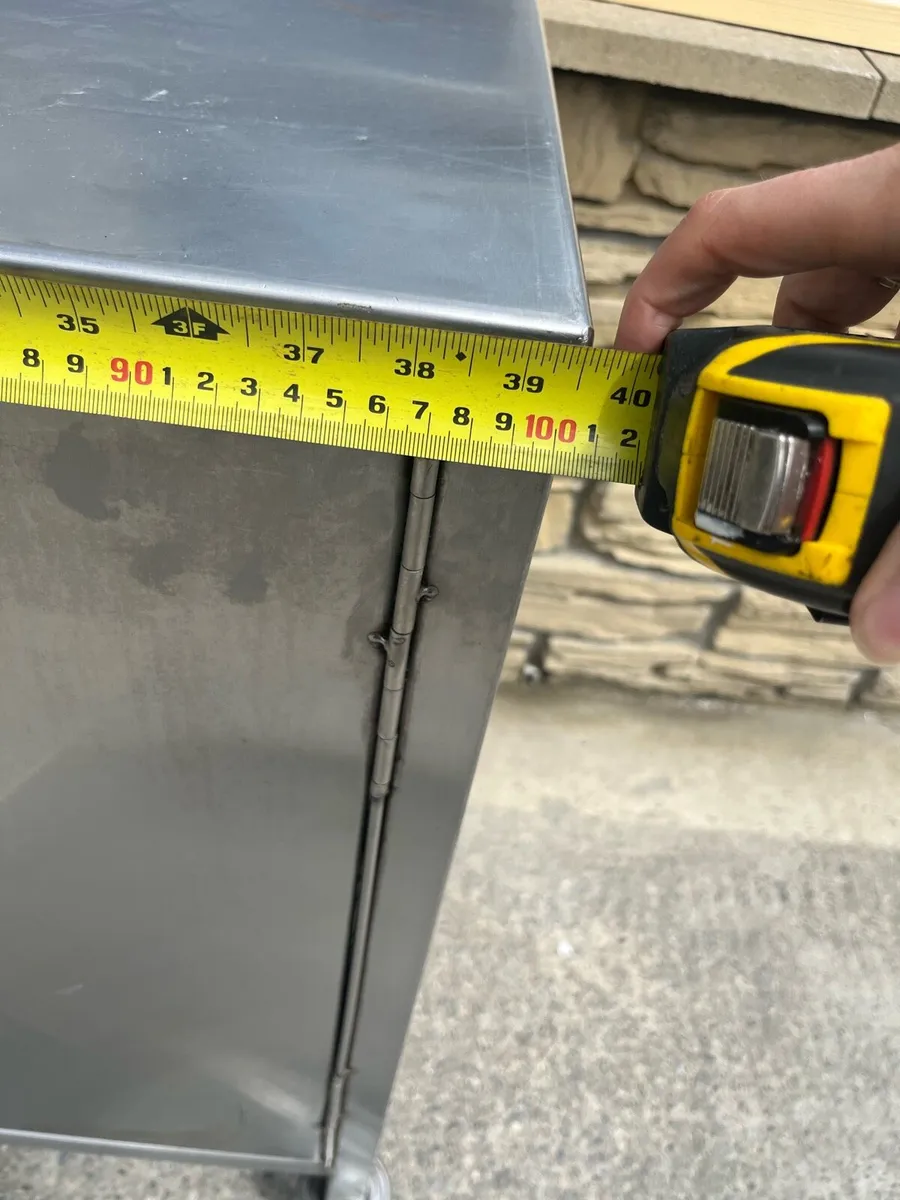 Stainless steel counters - Image 2