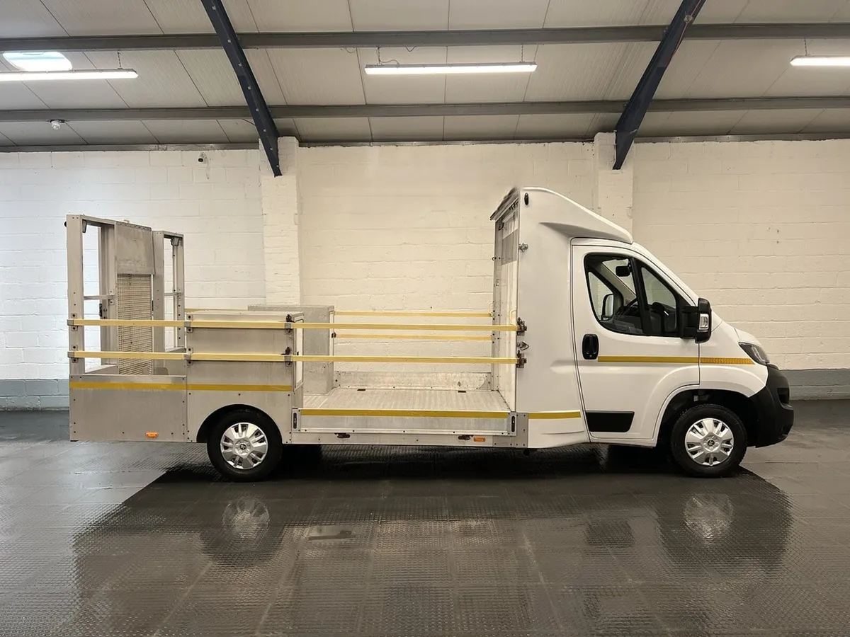 2022 Peugeot Boxer Dropside Van - Image 1
