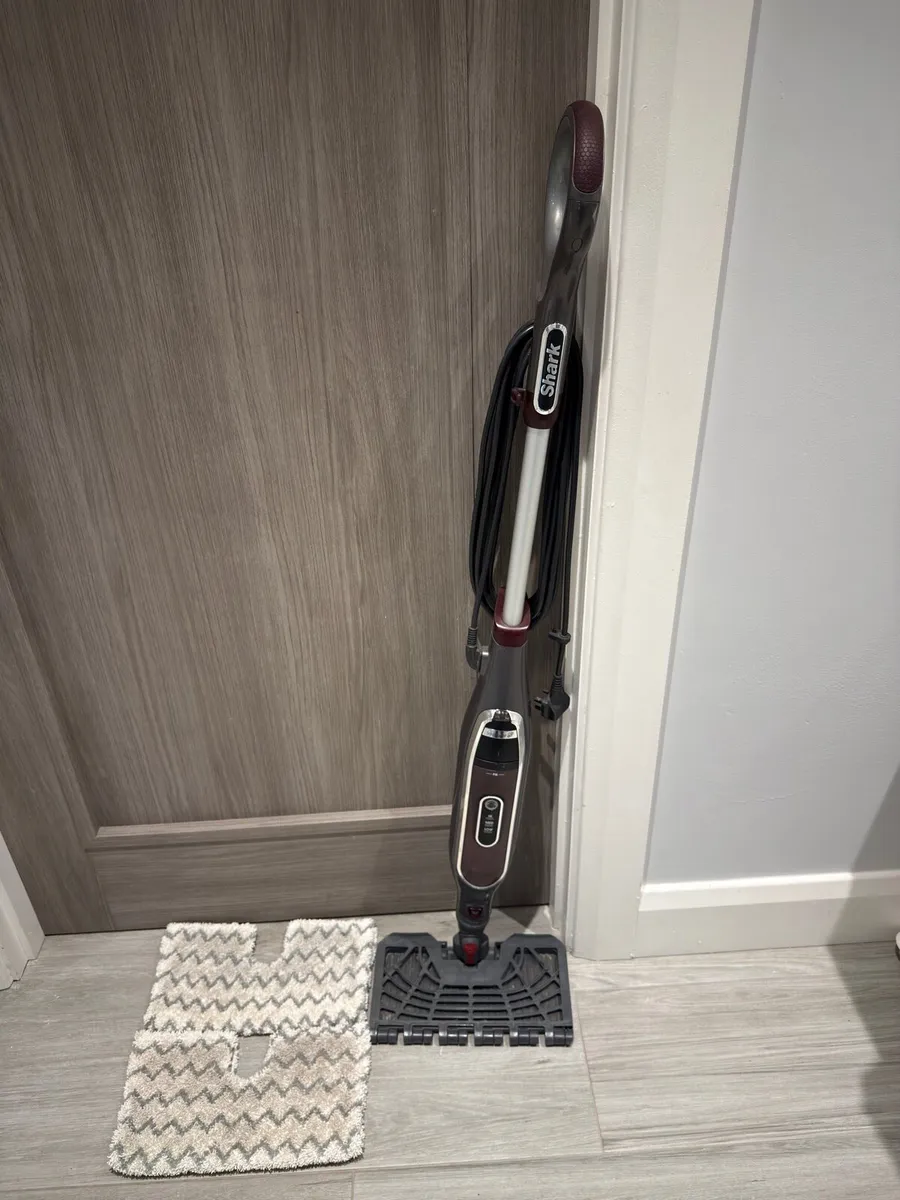 Shark Klik n' Flip Automatic Steam Mop - Image 1
