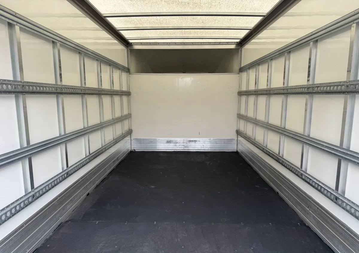 2020 Mercedes-Benz Sprinter Luton Box Van - Image 2