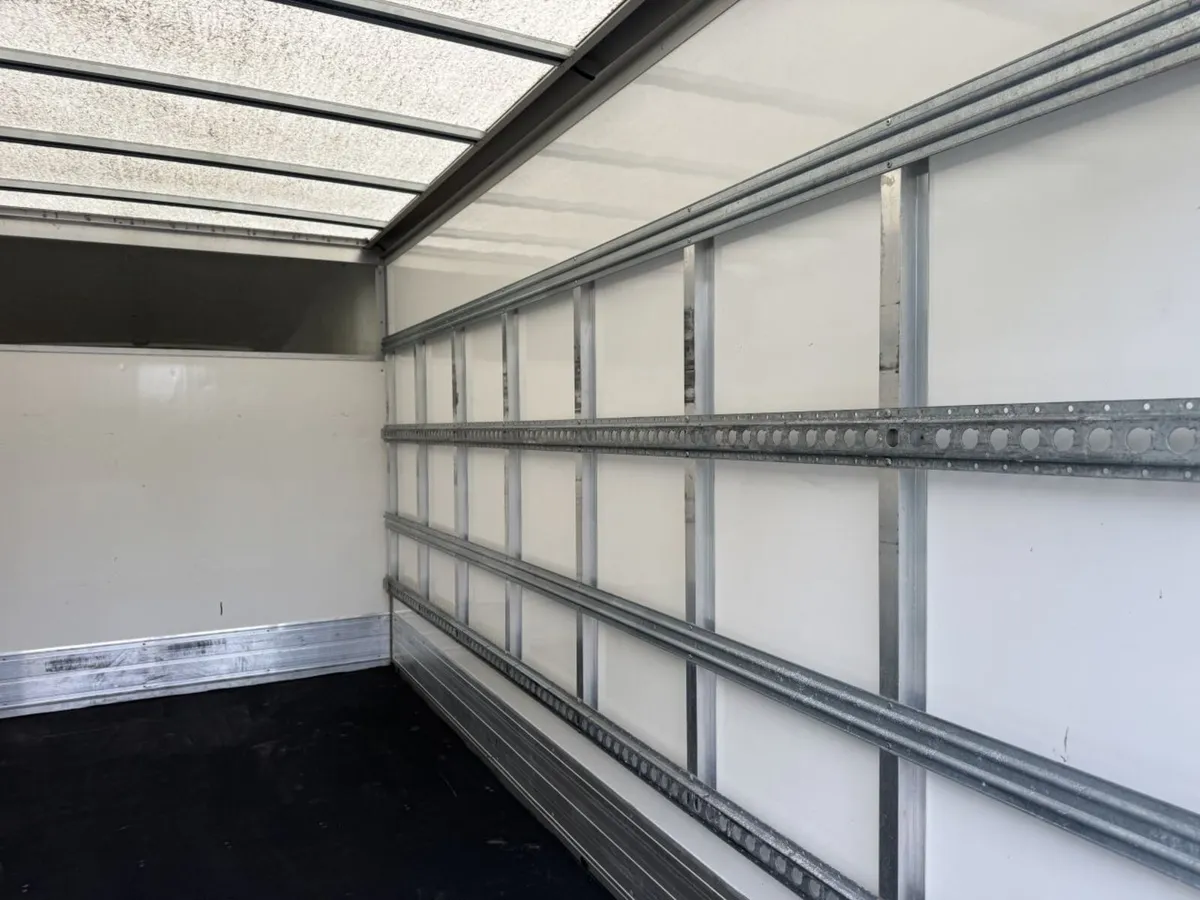 2020 Mercedes-Benz Sprinter Luton Box Van - Image 4