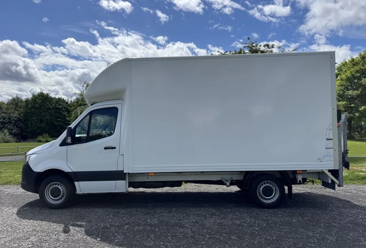 2023 Mercedes-Benz Sprinter Luton Box Van - Image 1