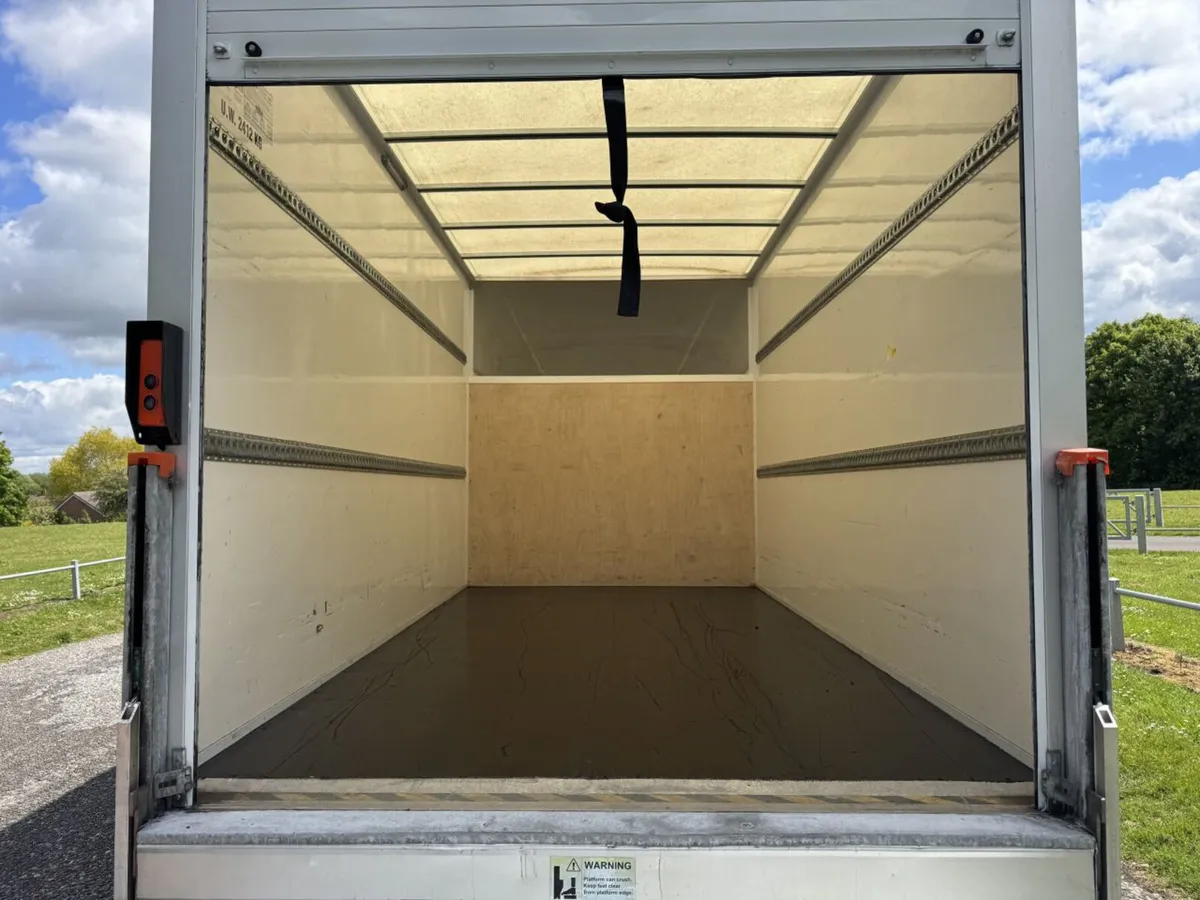 2023 Mercedes-Benz Sprinter Luton Box Van - Image 2