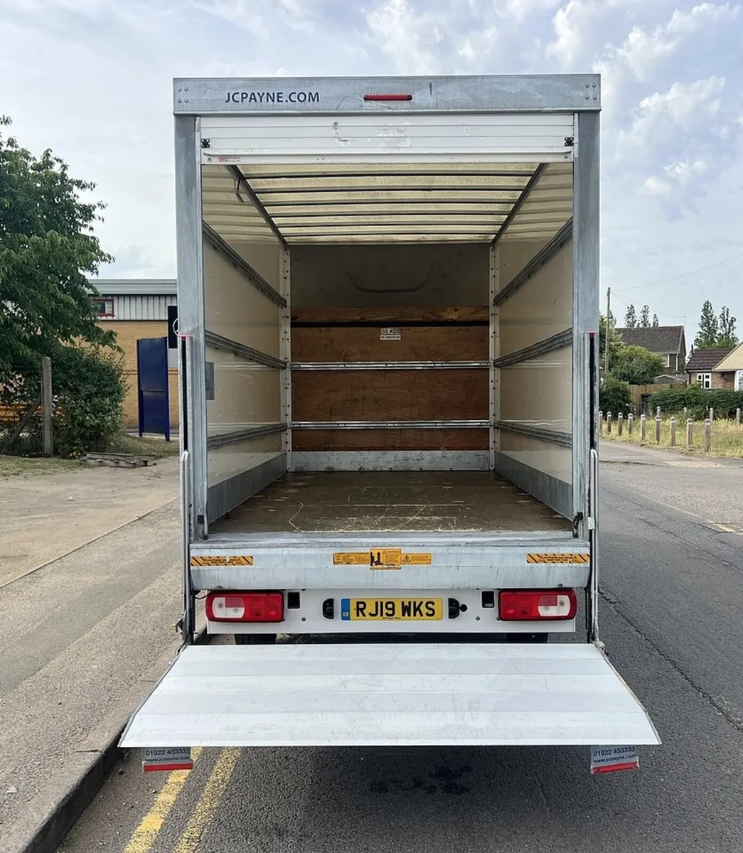 2019 Volkswagen Crafter Luton Box Van - Image 2
