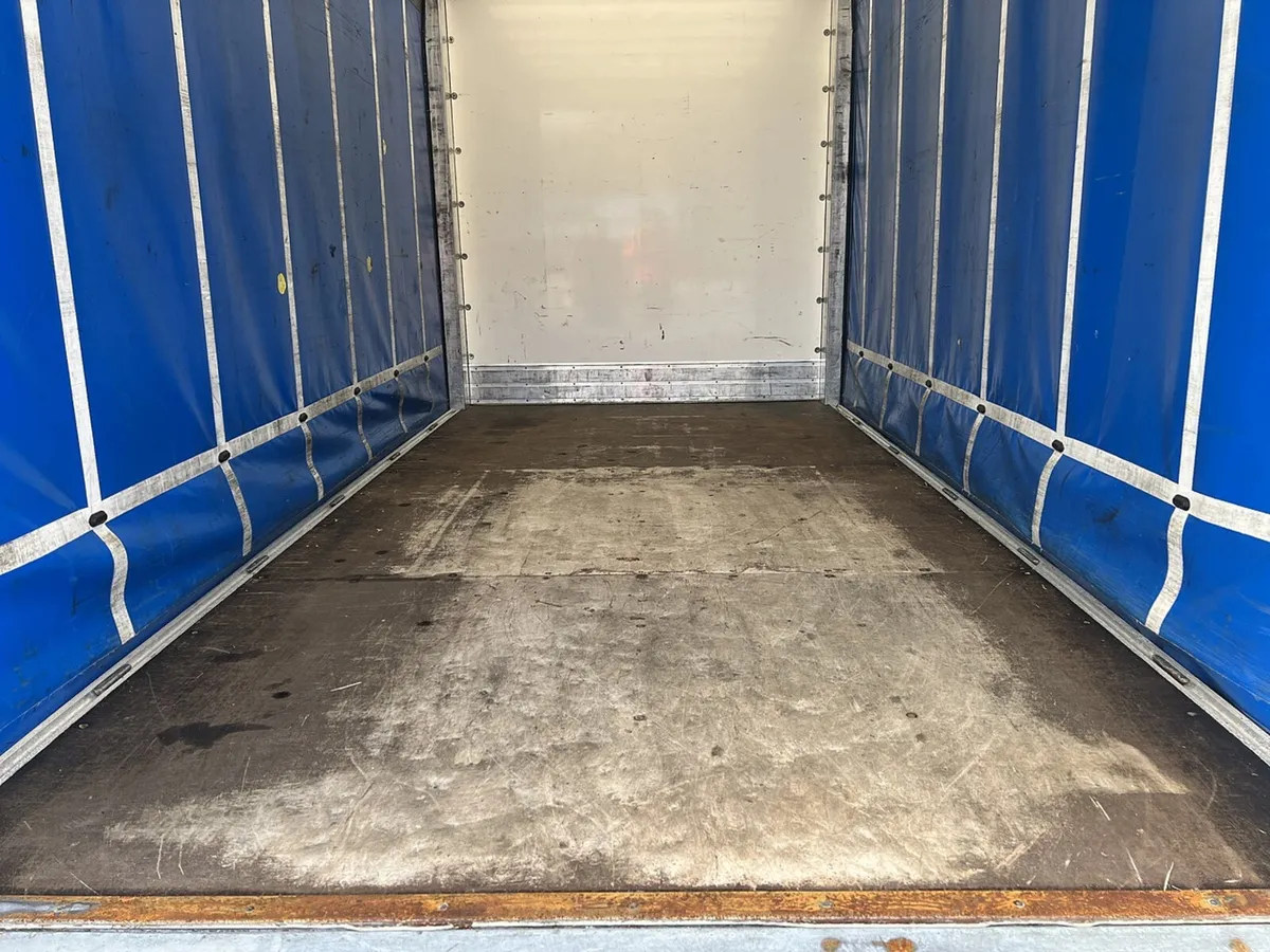 2022 Renault Master Curtain Sider Van - Image 3