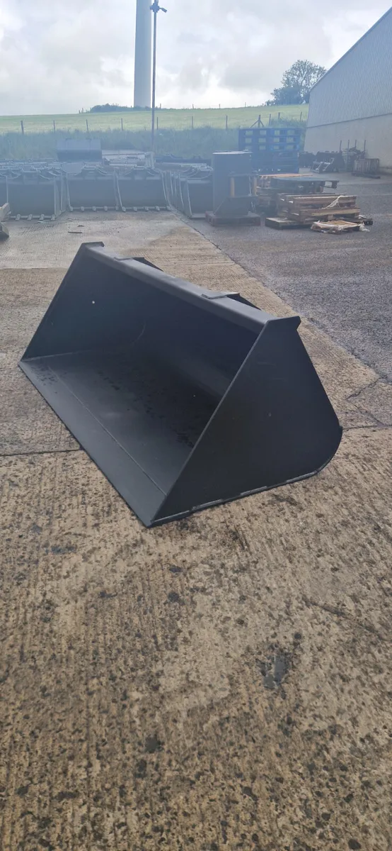 7.5ft merlo loader bucket - Image 4
