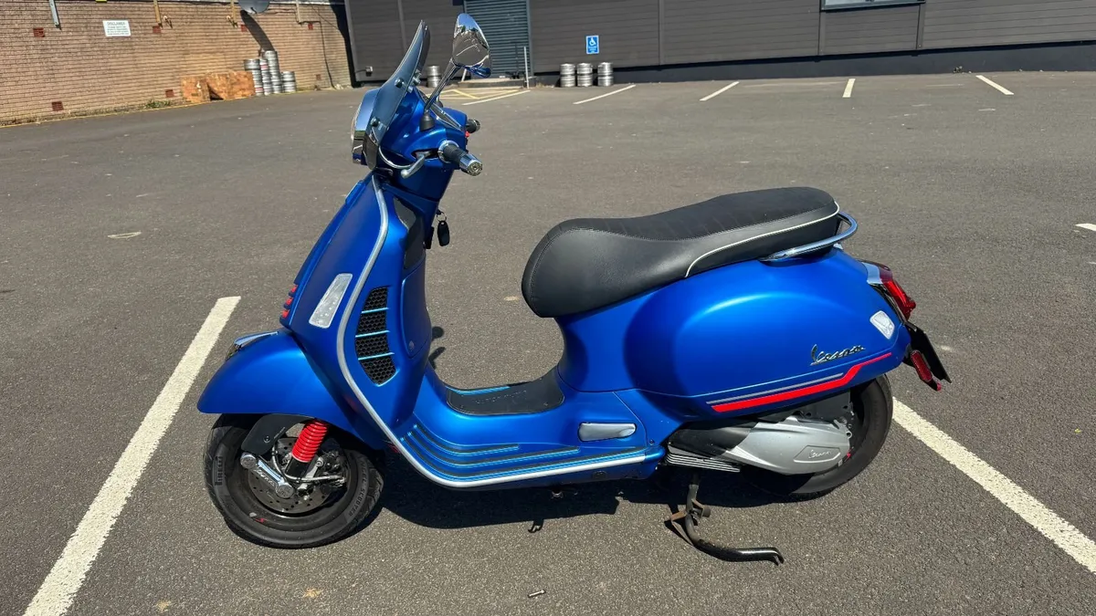 VESPA GTS 300 SUPERSPORT 2021 FANTASTIC - Image 3