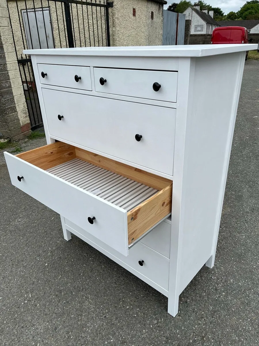 Tall white chest of deep drawers - Image 4