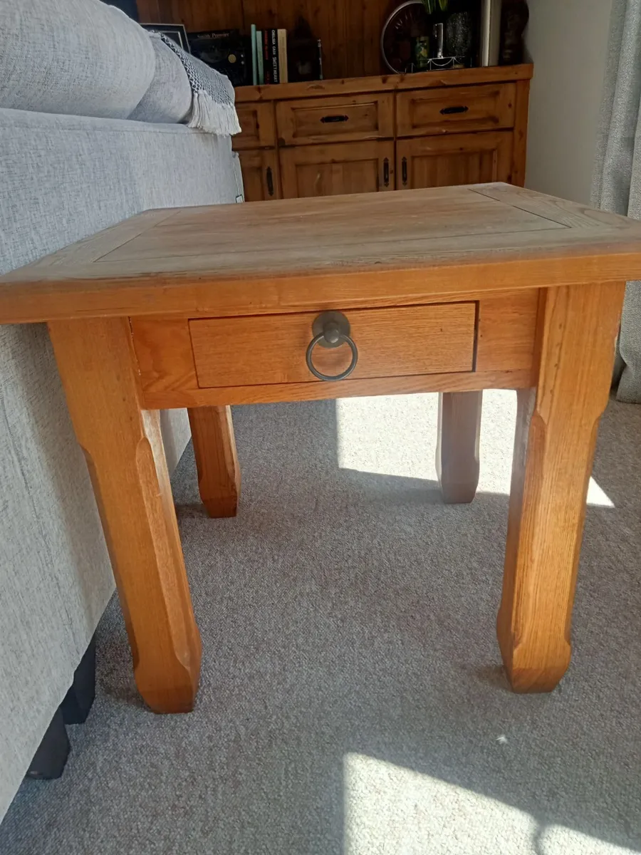Solid side table - Image 1