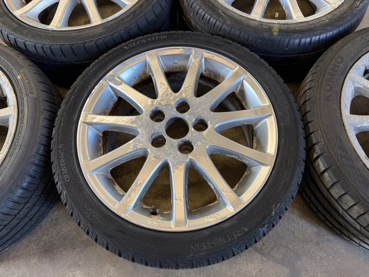 LEXUS IS200 ALLOYS AND TYRES - Image 4