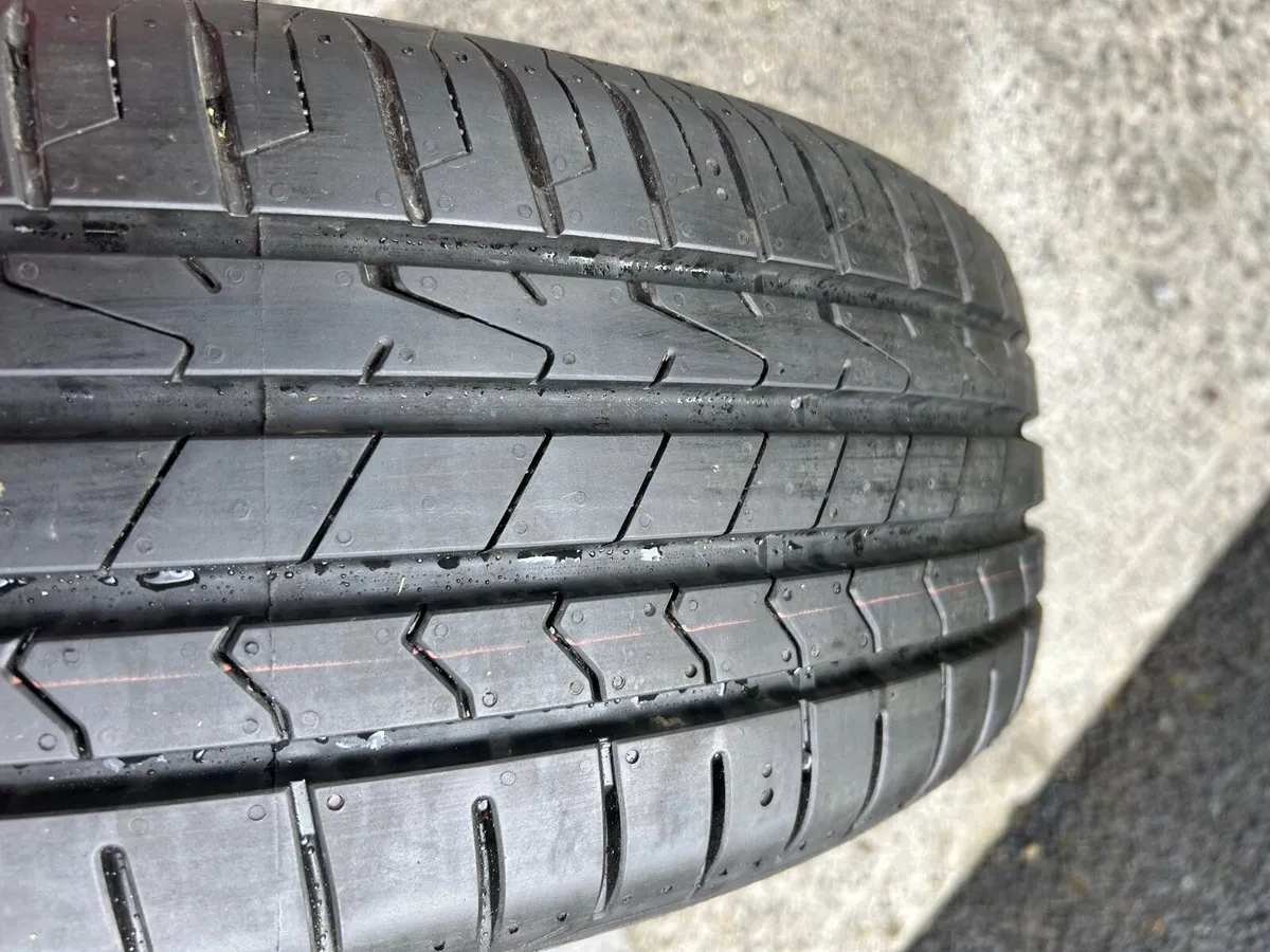 New genuine Volkswagon Venezia alloy Rims & Tyres - Image 2