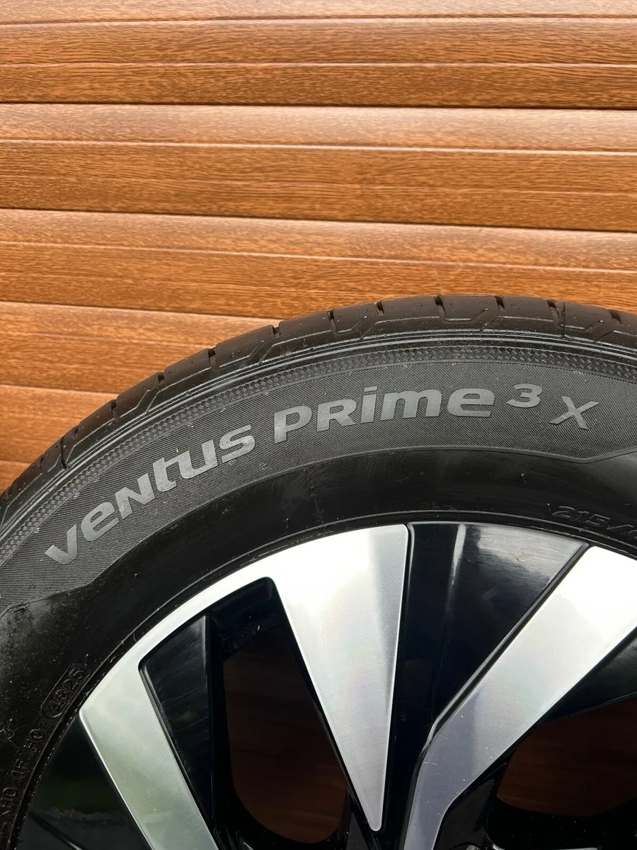 New genuine Volkswagon Venezia alloy Rims & Tyres - Image 3