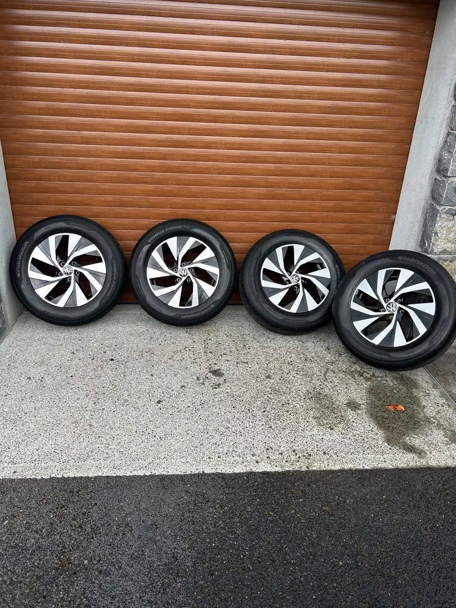 New genuine Volkswagon Venezia alloy Rims & Tyres - Image 1