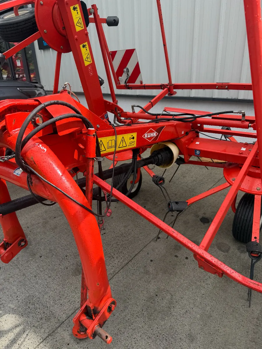 Kuhn GF 5202 Tedder - Image 4