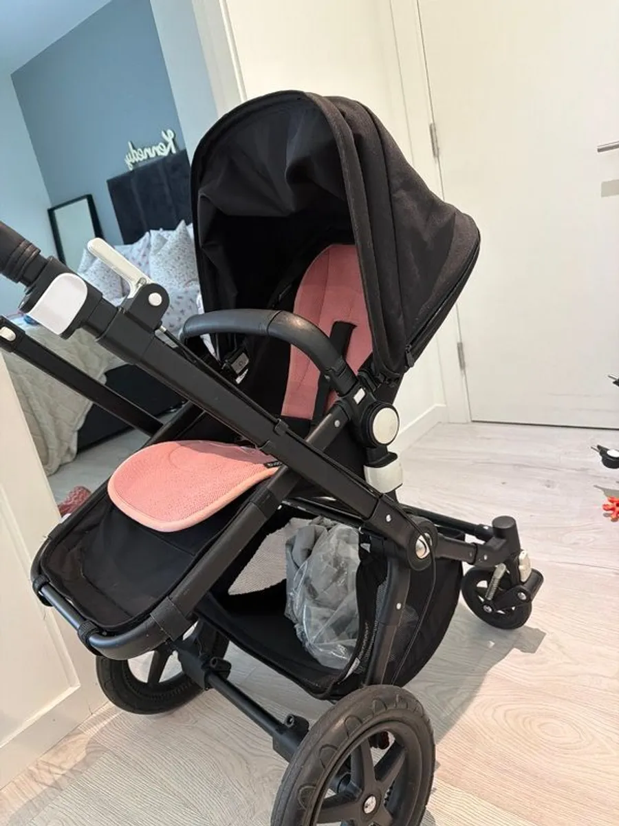 Pram - Image 1