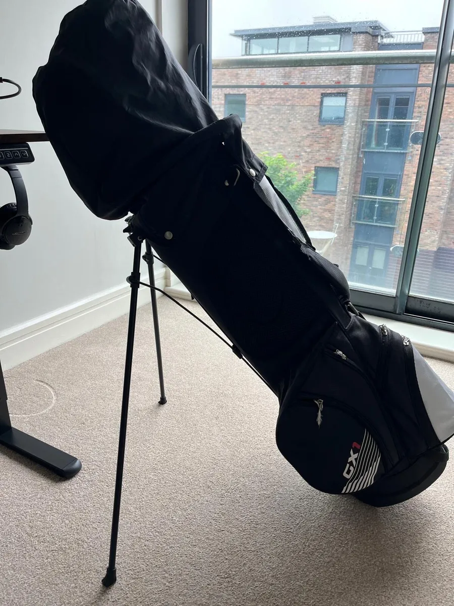 Set of Golf Clubs - Image 1