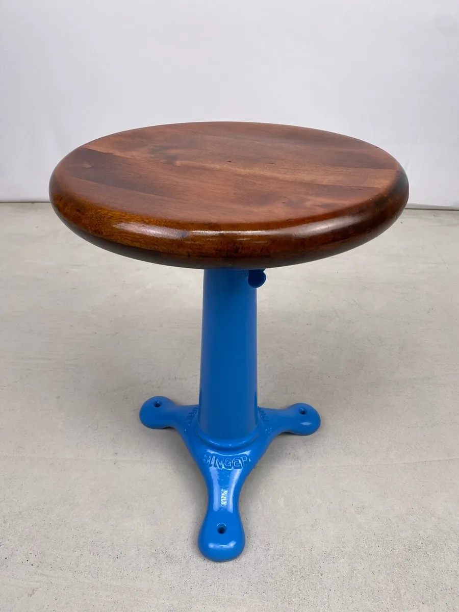 Vintage Singer Stool - Image 1