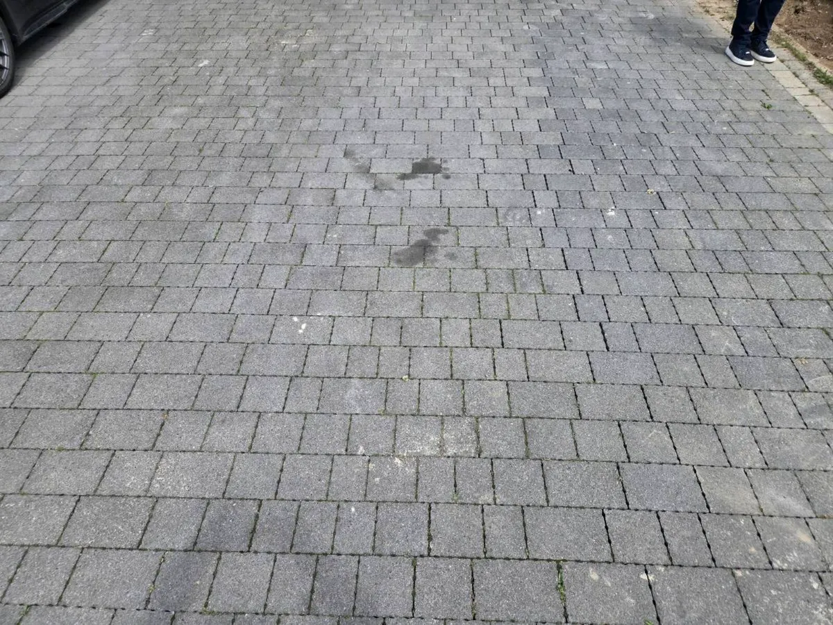 Kilsaran Paving Slabs for Sale – Approx. 110m² – G