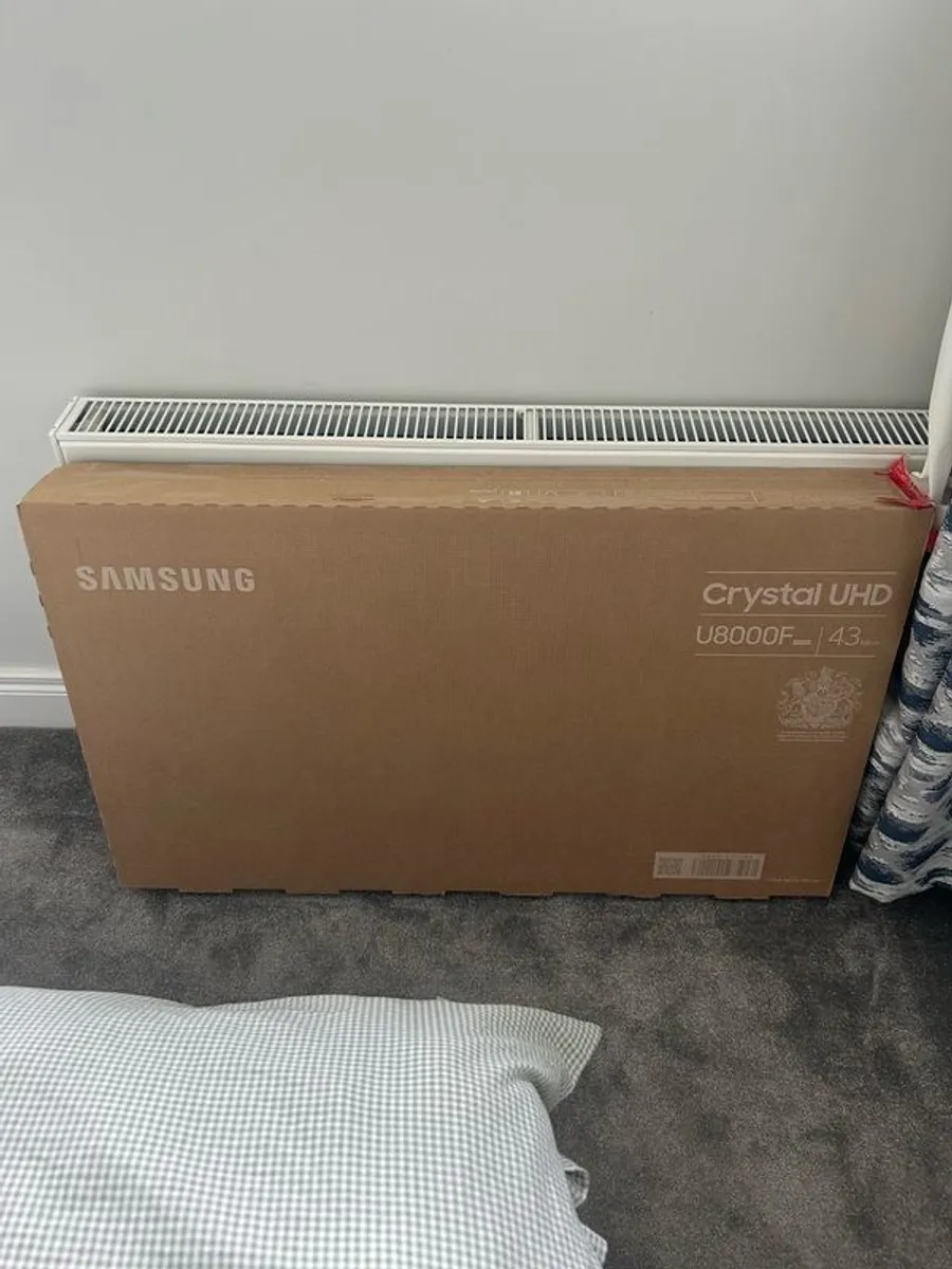 Samsung U8000F 43' - Image 1