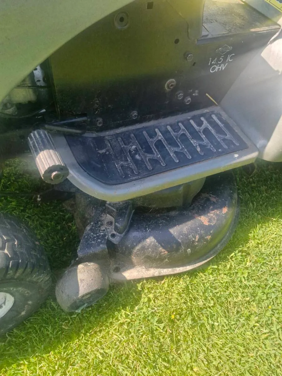 Craftsman Lt1000 ride on lawnmower 
DELIVERY AVAIL - Image 4