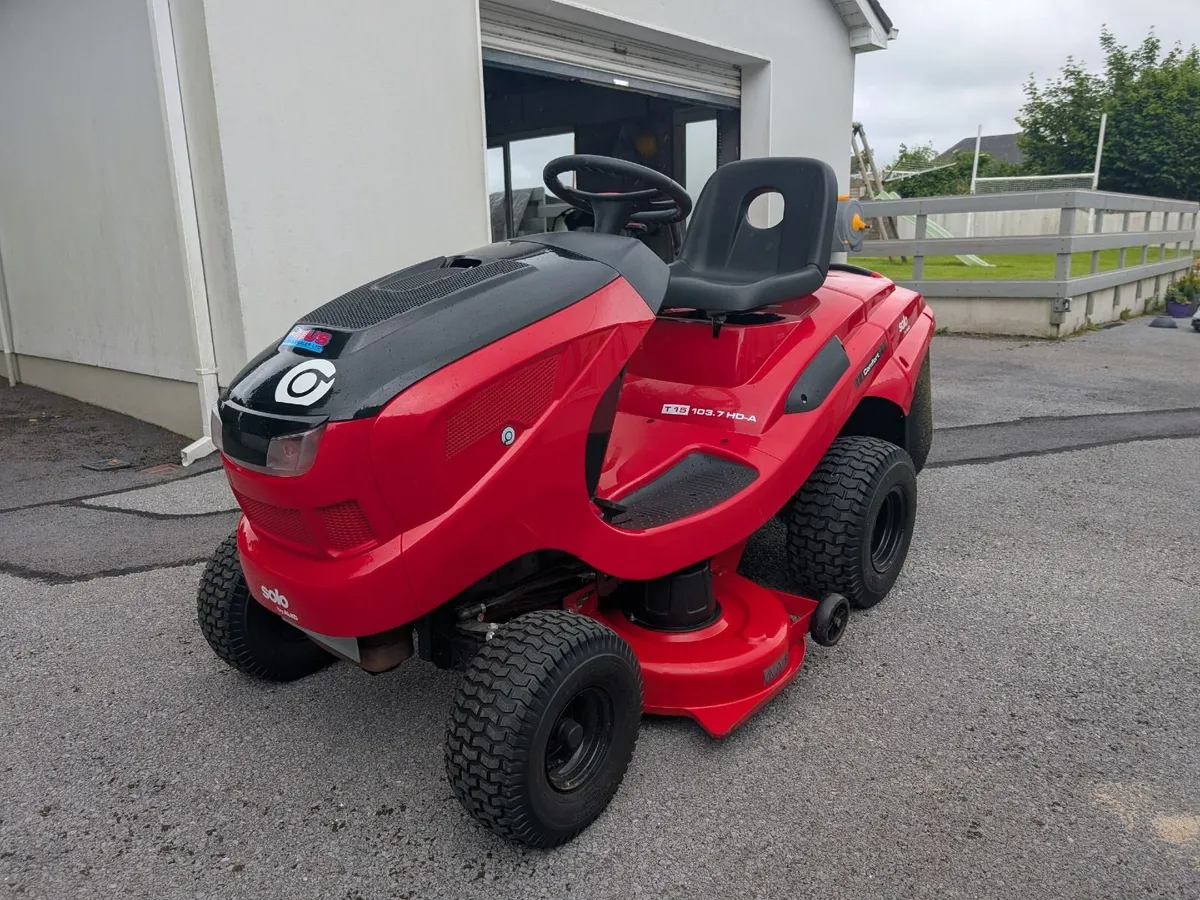 Solo by AL-KO T15 103.7 HD-A Ride-On Lawnmower - Image 1