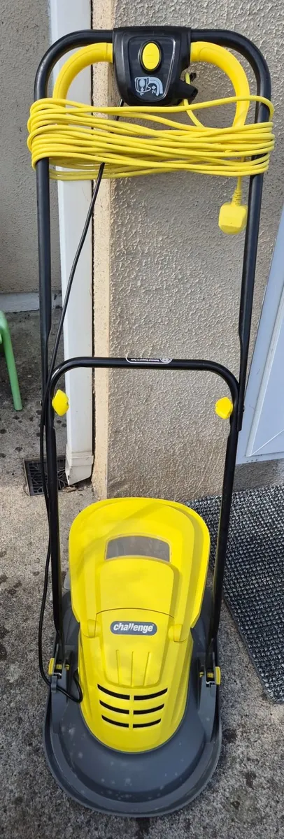 Challenge Hover Mower 1000W Extremely Clean - Image 4