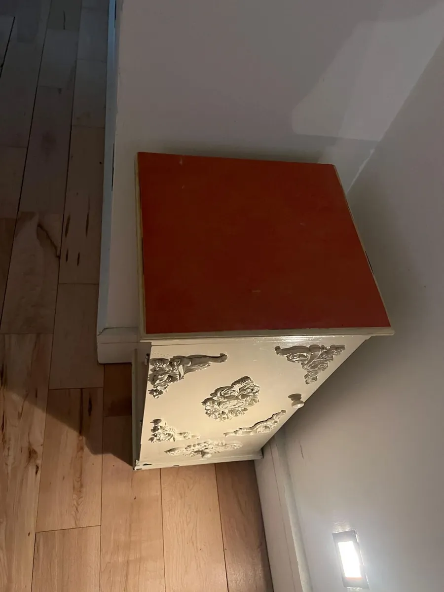 VINTAGE SIDE TABLE - Image 3