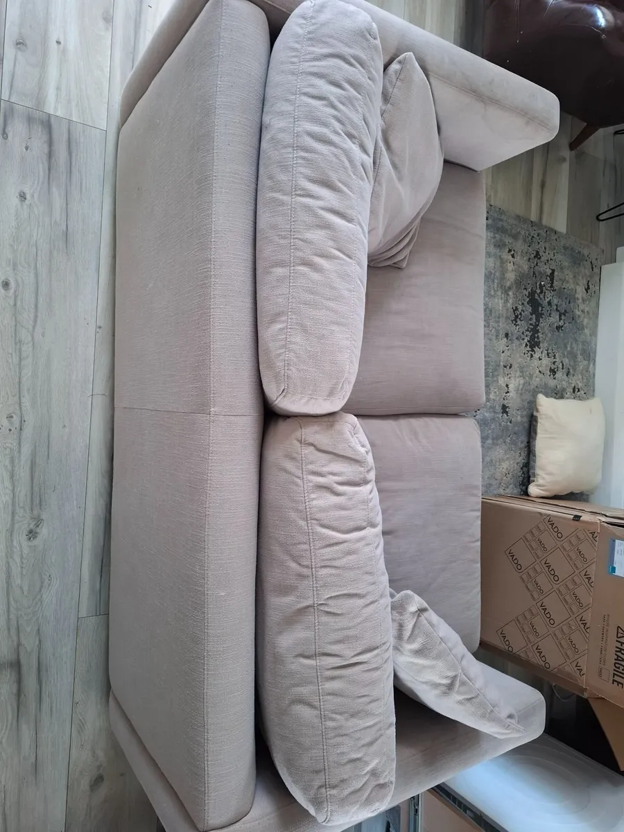 Couch - Image 2