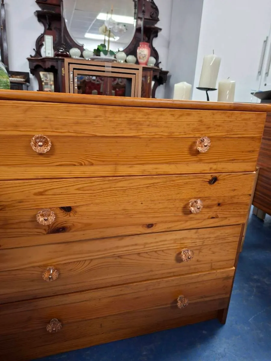 CHEST OF DRAWERS - Image 1