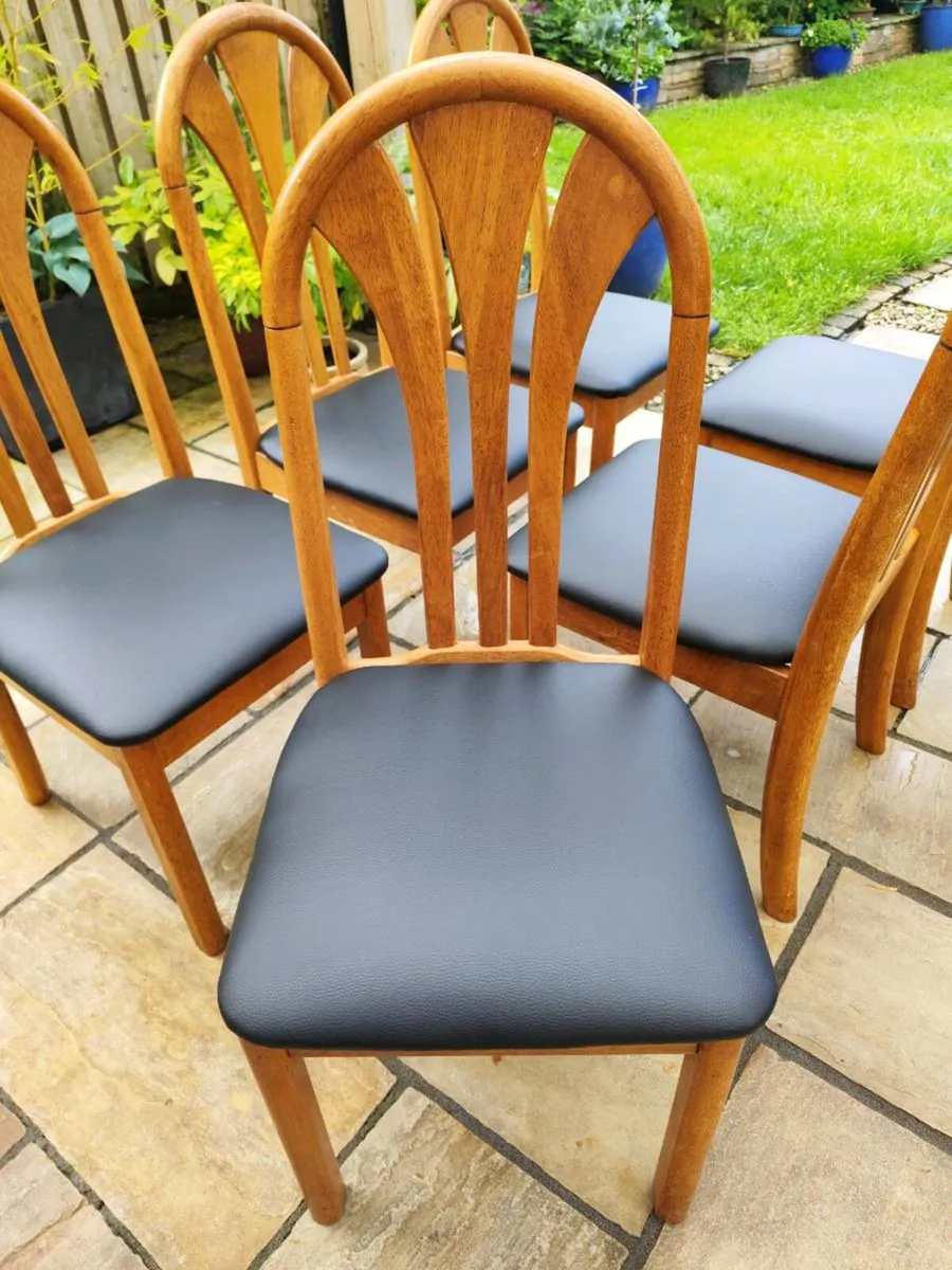 6 kitchen dining chairs - Image 1