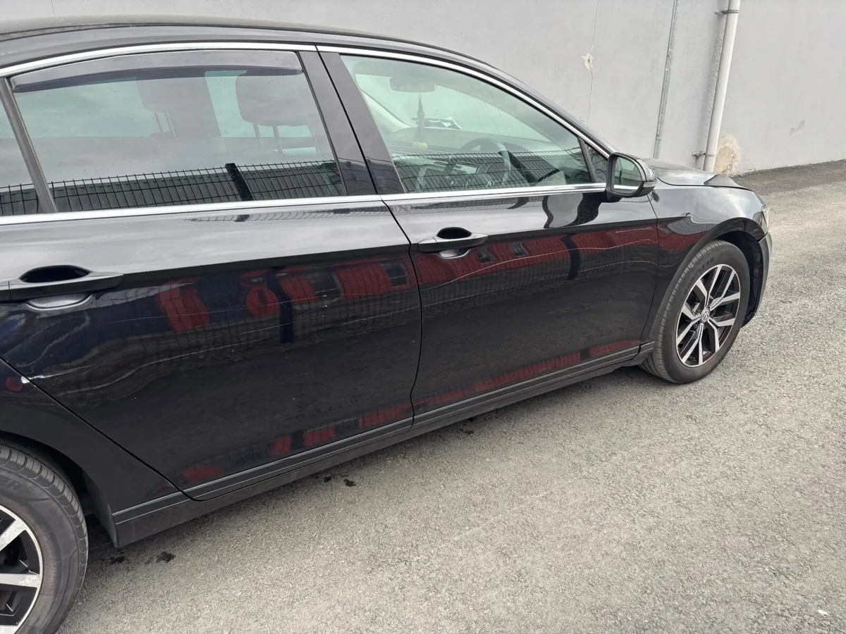 2016 Volkswagen Passat 2.0 diesel - Image 2
