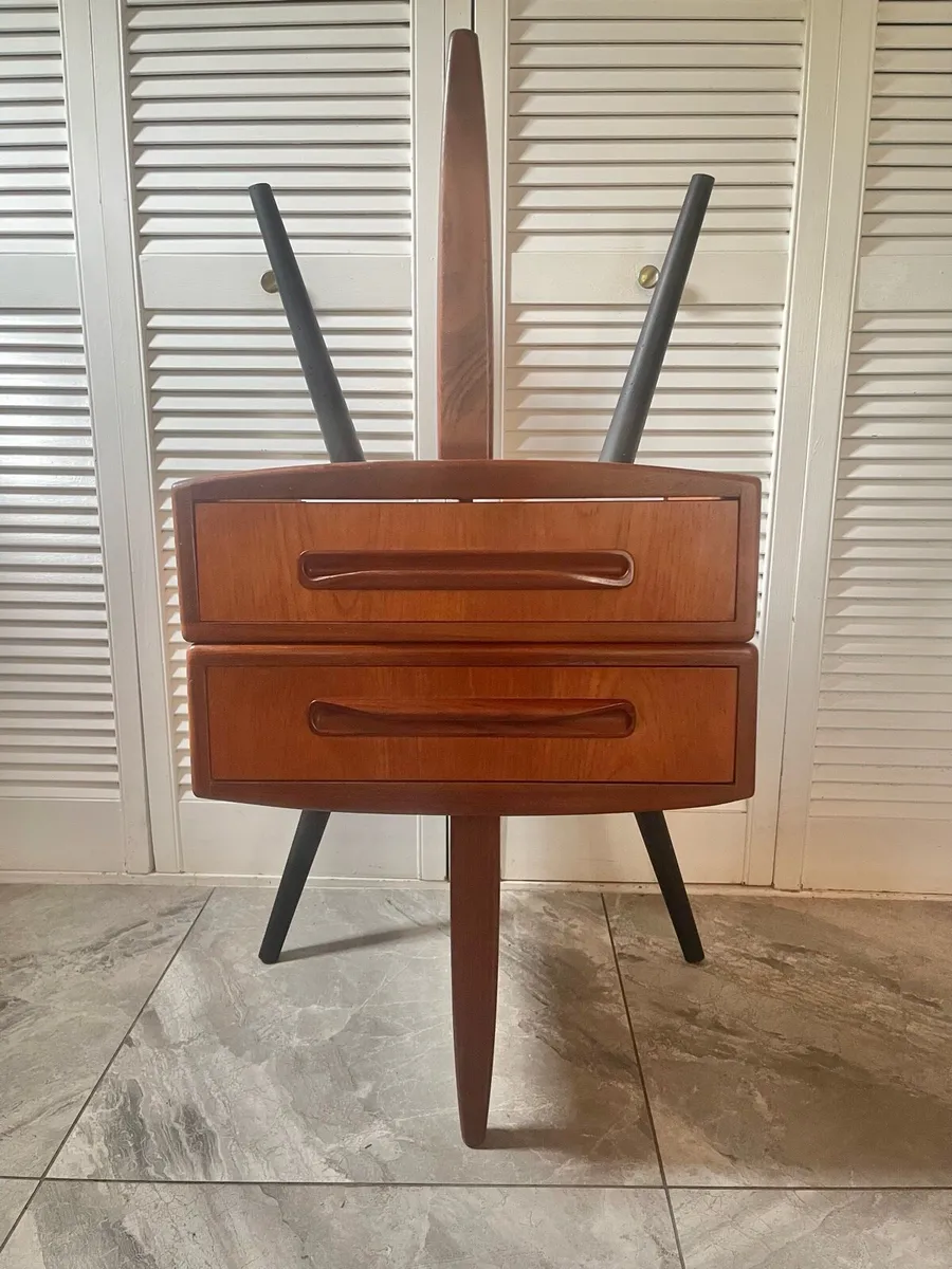 Mid century G plan bedsides - Image 2