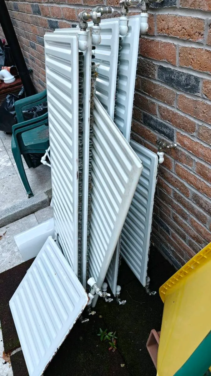 Radiators and sink for free - Image 1