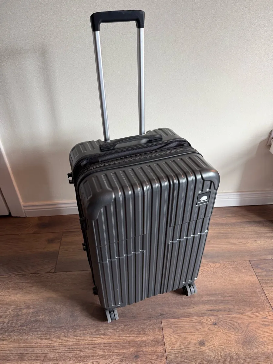 Medium sized checked suitcase - Image 3