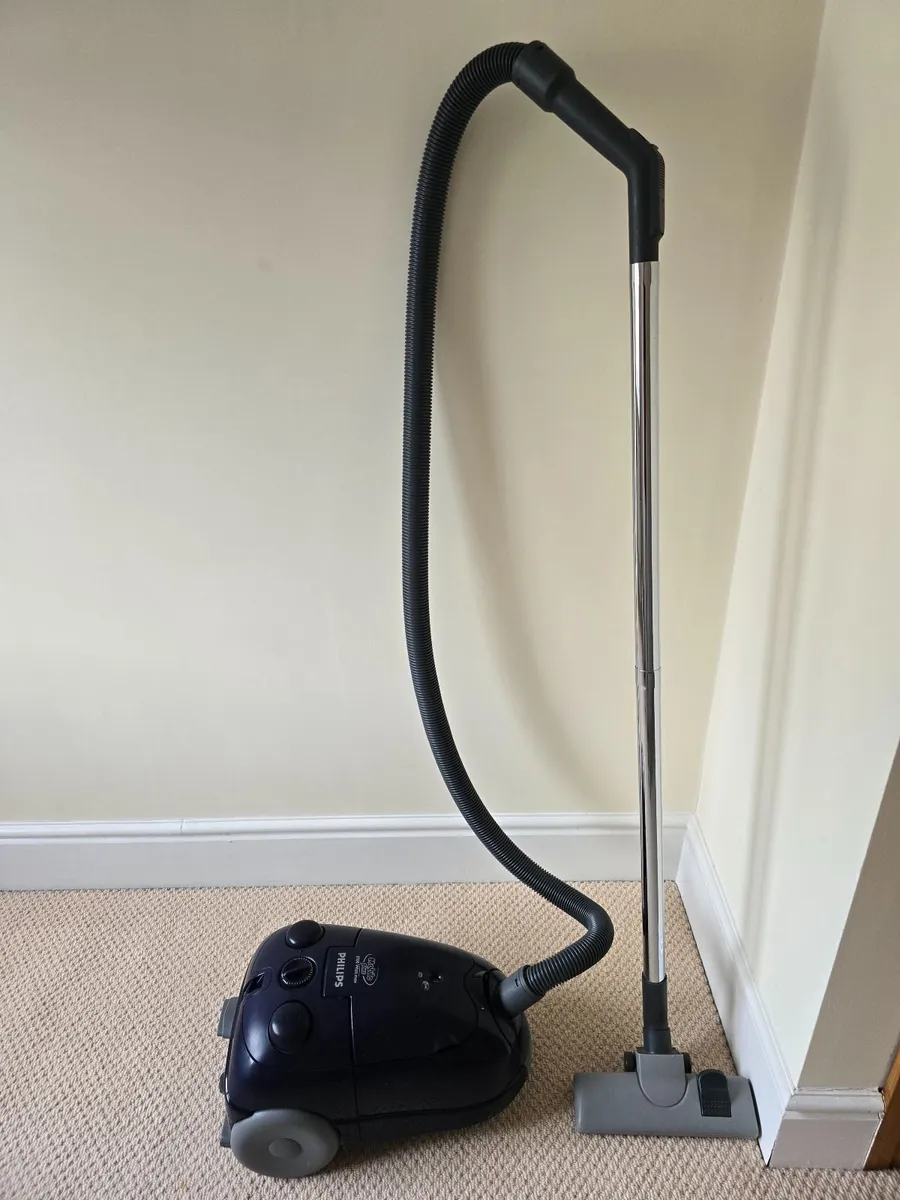 Powerful 1700 W Compact Vacuum Cleaner - Image 3