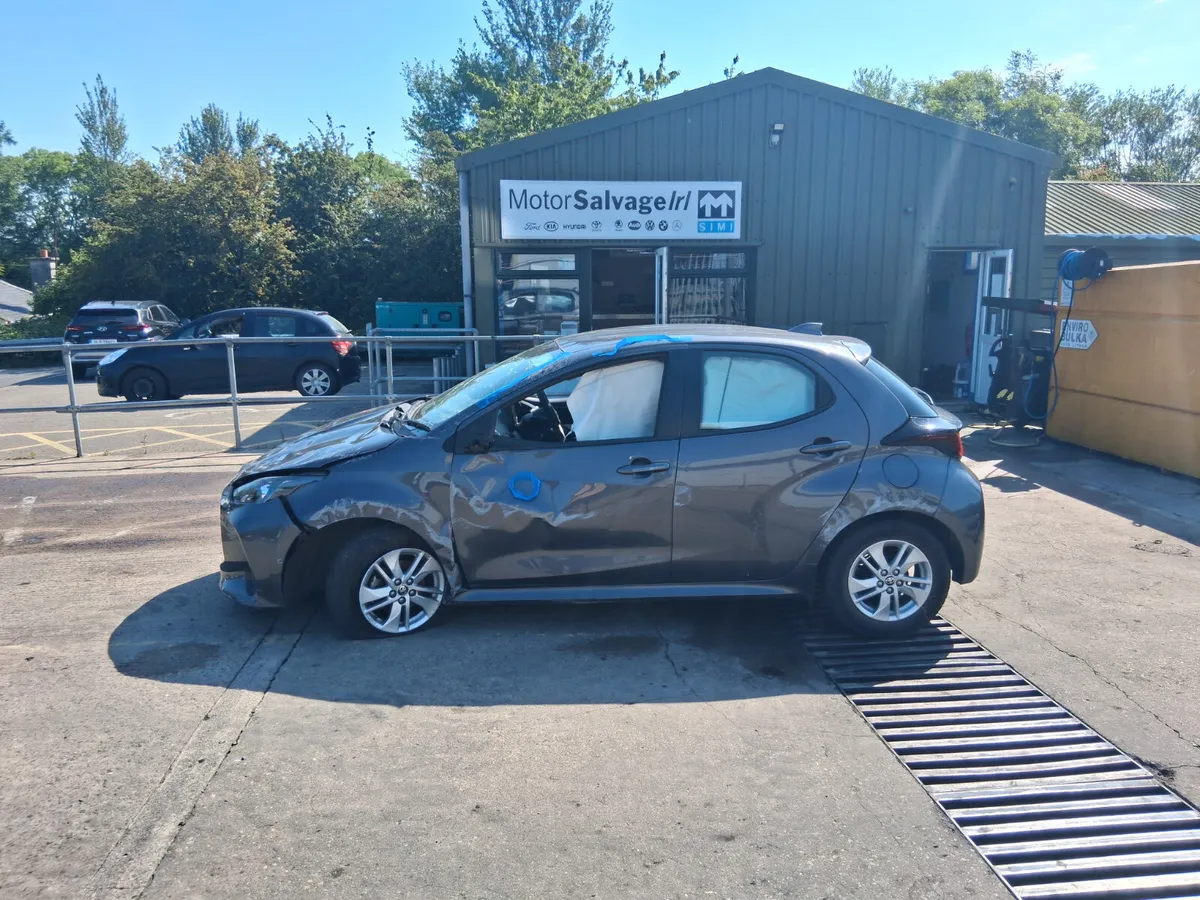 2024 TOYOTA YARIS  1.5 LUNA (for parts only) - Image 1