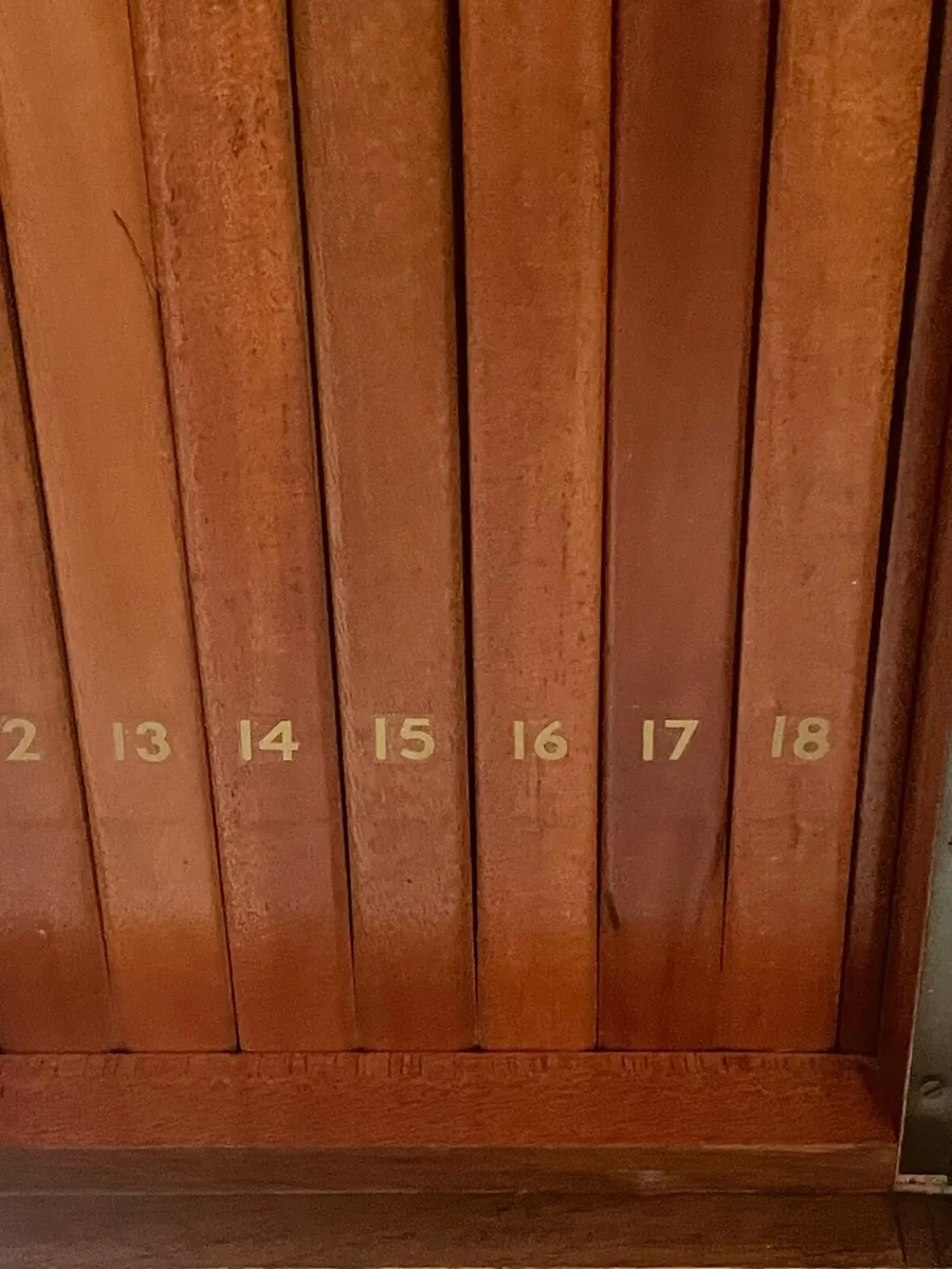 Mid century record hotel - Image 4