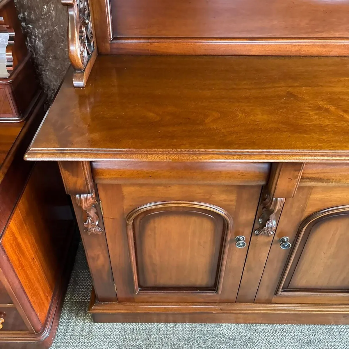 Mahogany 3 door chiffonier. - Image 3