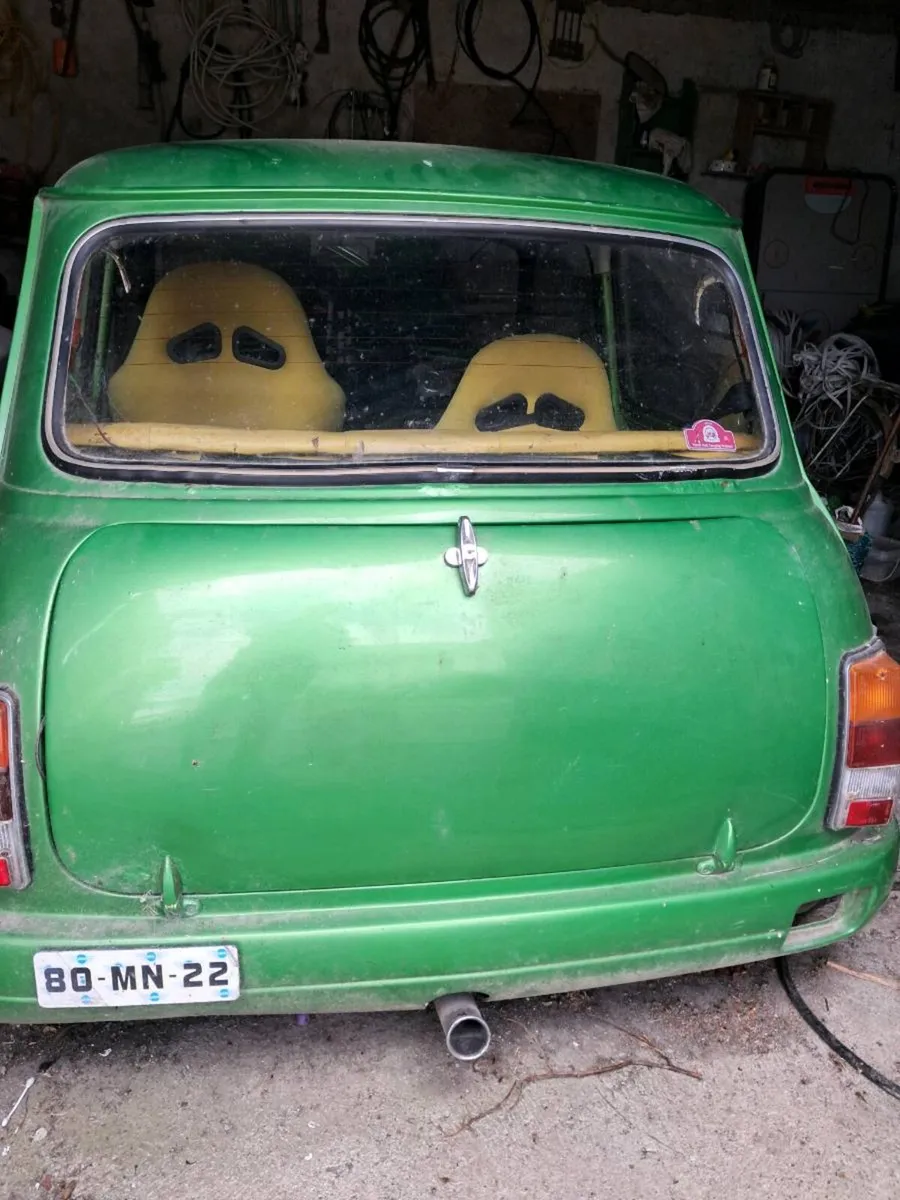 Vintage car - Image 2