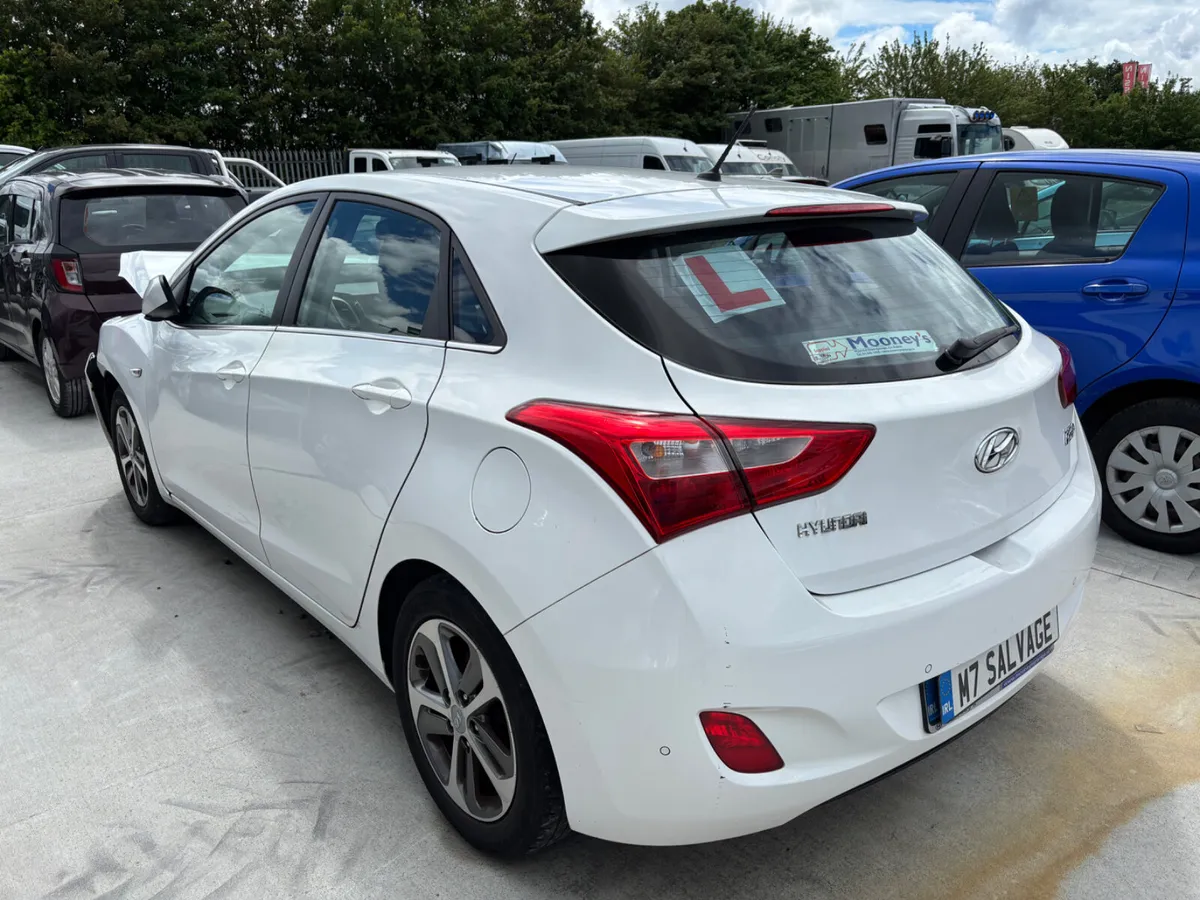 15 i30 1.4 Petrol 110k miles Drives - Image 4
