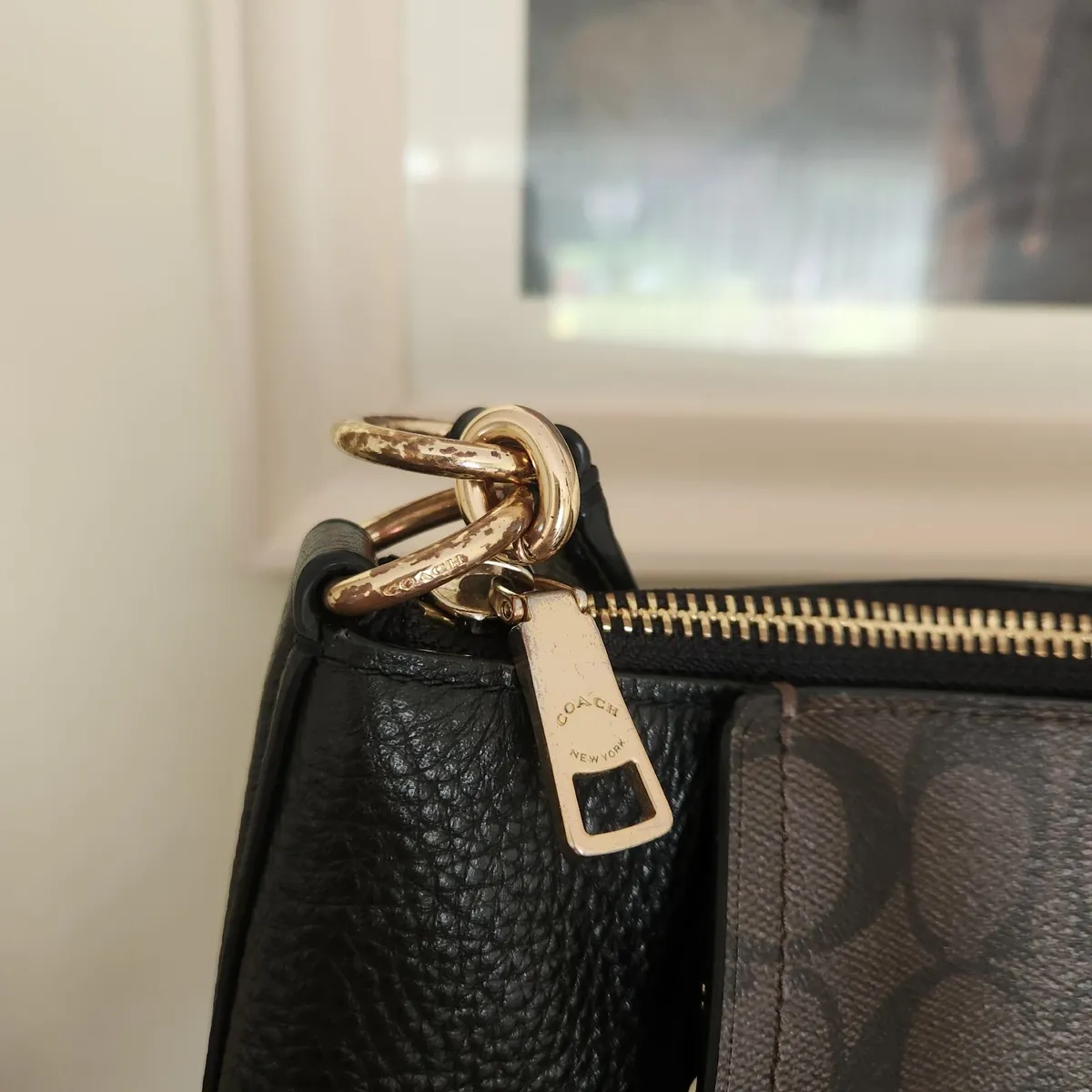 Coach handbag - Image 2