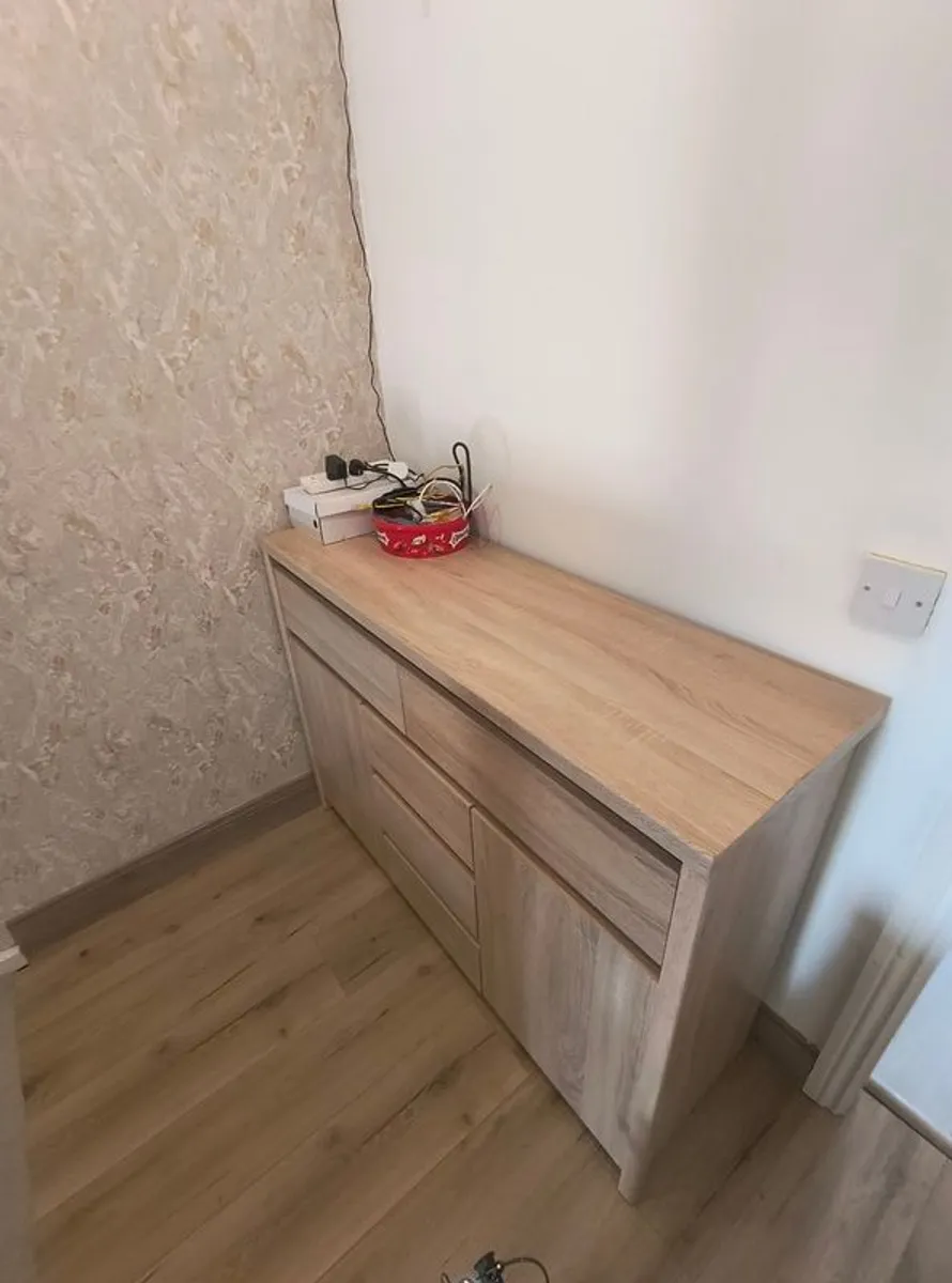 Chest of drawers - Image 2