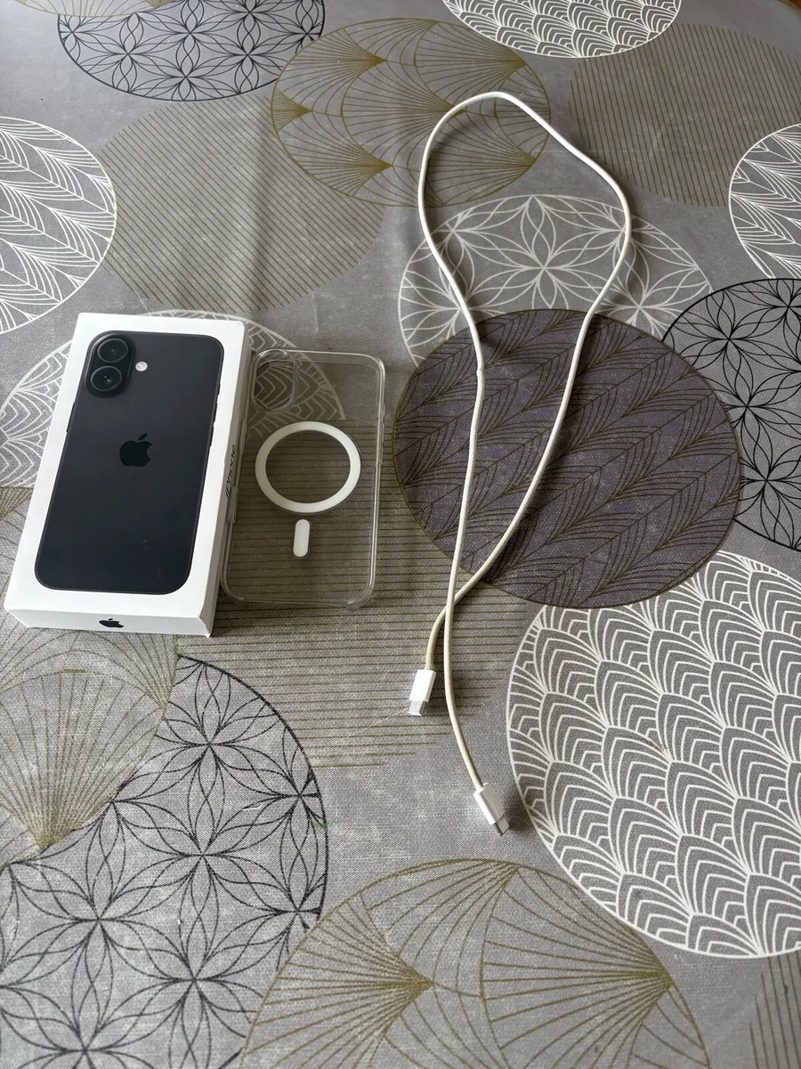 iPhone 16 128GB Black Unlocked - Image 4